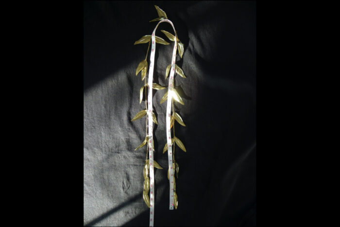 Single Strand Polished Brass Maile Lei - Image 9