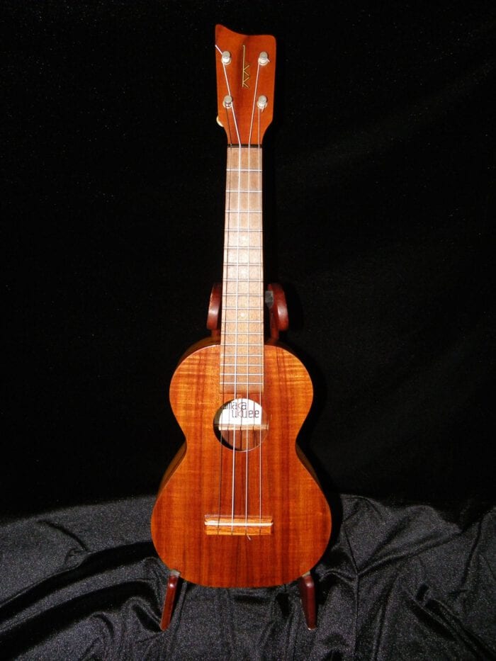 Vintage Kamaka Concert Ukulele, All Hawaiian Koa wood almost 50 years old !....near mint condition, crack free - 画像 (4)