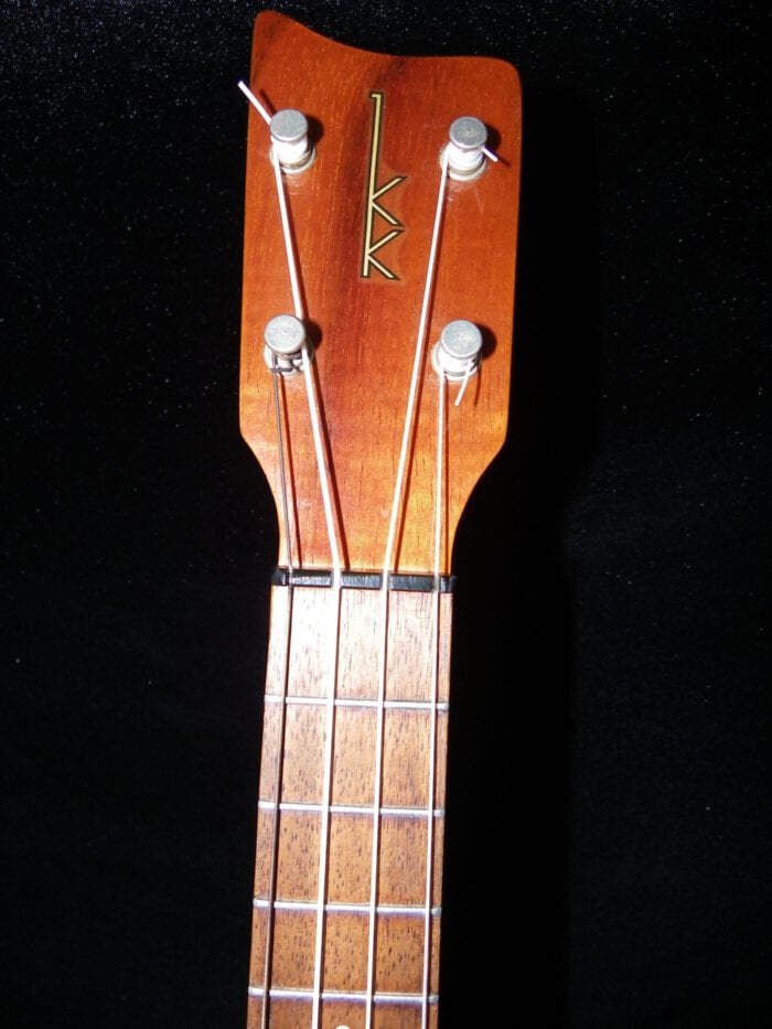 Vintage Kamaka Concert Ukulele, All Hawaiian Koa wood almost 50 years old !....near mint condition, crack free - 画像 (5)