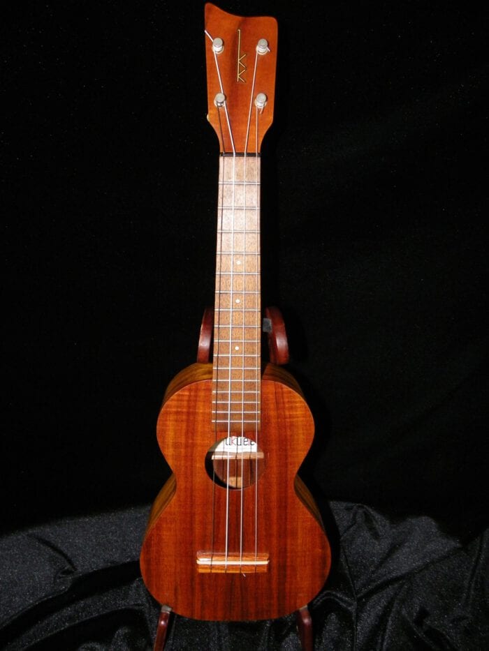 Vintage Kamaka Concert Ukulele, All Hawaiian Koa wood almost 50 years old !....near mint condition, crack free