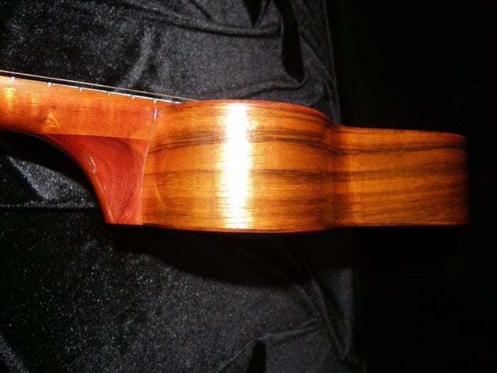 Vintage Kamaka Concert Ukulele, All Hawaiian Koa wood almost 50 years old !....near mint condition, crack free - 画像 (14)