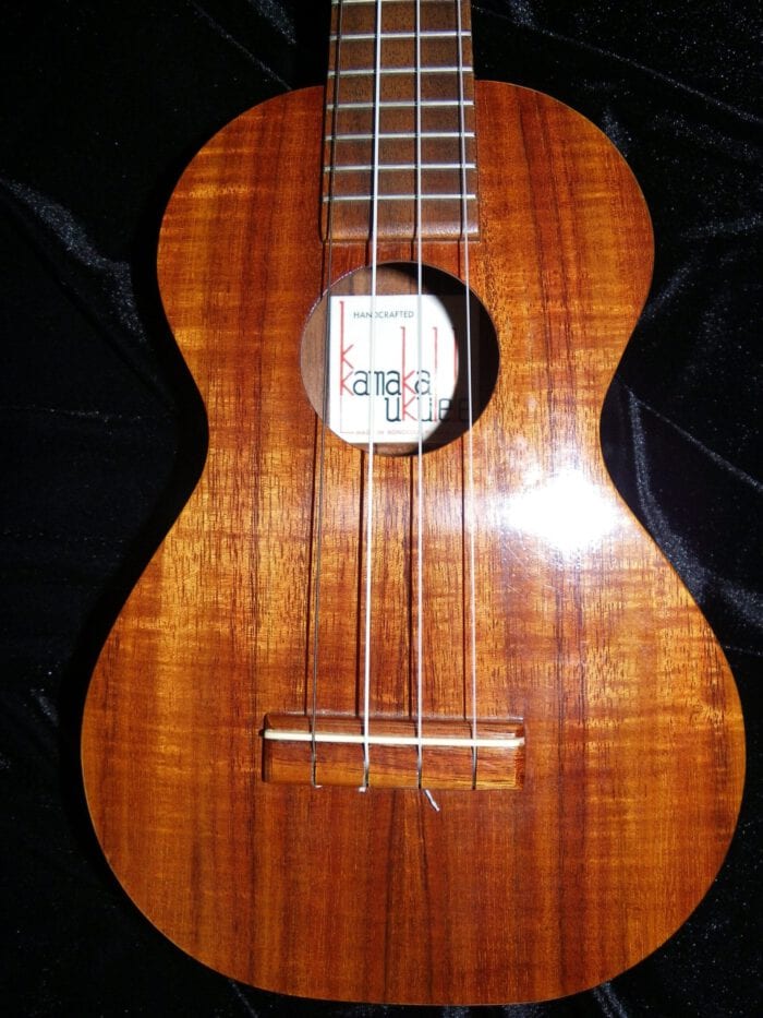 Vintage Kamaka Concert Ukulele, All Hawaiian Koa wood almost 50 years old !....near mint condition, crack free - 画像 (15)