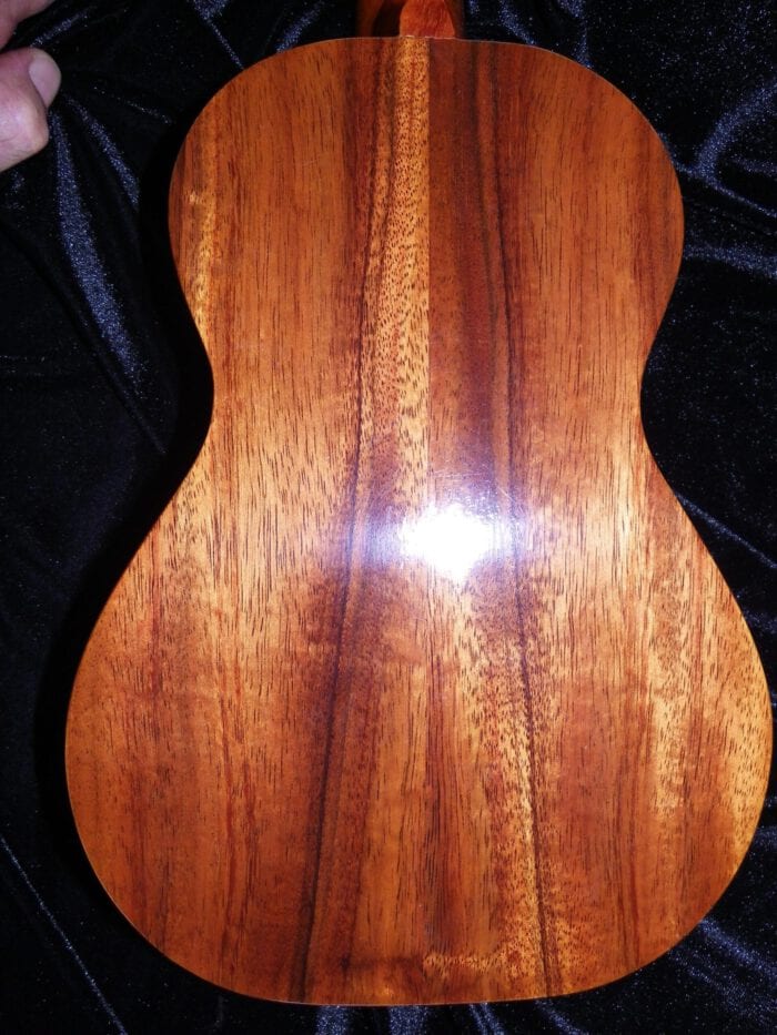 Vintage Kamaka Concert Ukulele, All Hawaiian Koa wood almost 50 years old !....near mint condition, crack free - 画像 (16)