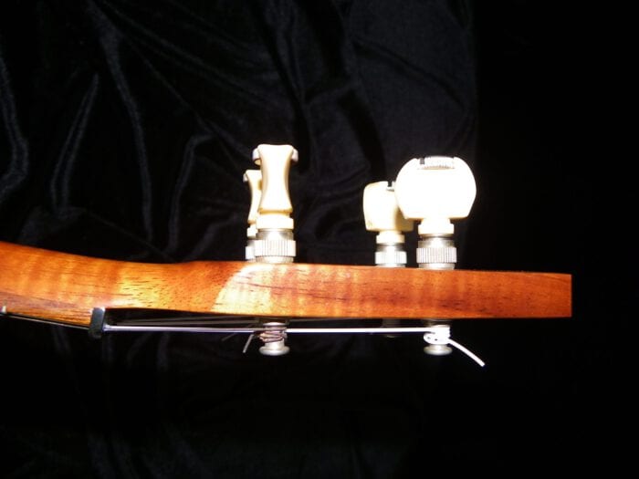 Vintage Kamaka Concert Ukulele, All Hawaiian Koa wood almost 50 years old !....near mint condition, crack free - 画像 (23)