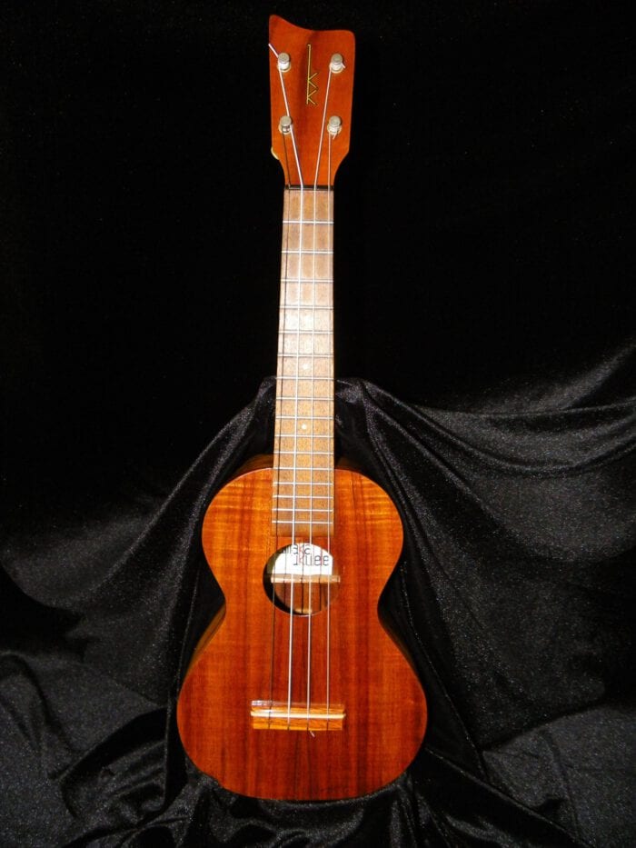 Vintage Kamaka Concert Ukulele, All Hawaiian Koa wood almost 50 years old !....near mint condition, crack free - 画像 (31)