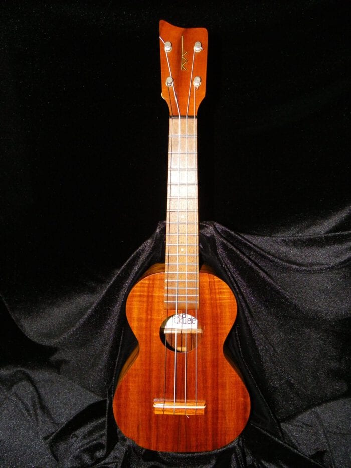 Vintage Kamaka Concert Ukulele, All Hawaiian Koa wood almost 50 years old !....near mint condition, crack free - 画像 (32)