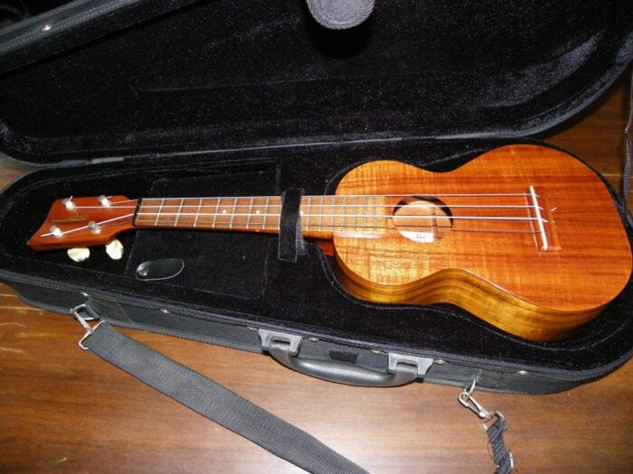 Vintage Kamaka Concert Ukulele, All Hawaiian Koa wood almost 50 years old !....near mint condition, crack free - 画像 (35)
