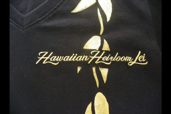 ハンドペイントTシャツ、裏側にハワイアンマイレレイとフラダンサー、USAのSサイズ